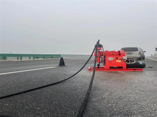 灵寿马路路基路面开裂下沉注浆加固灌浆